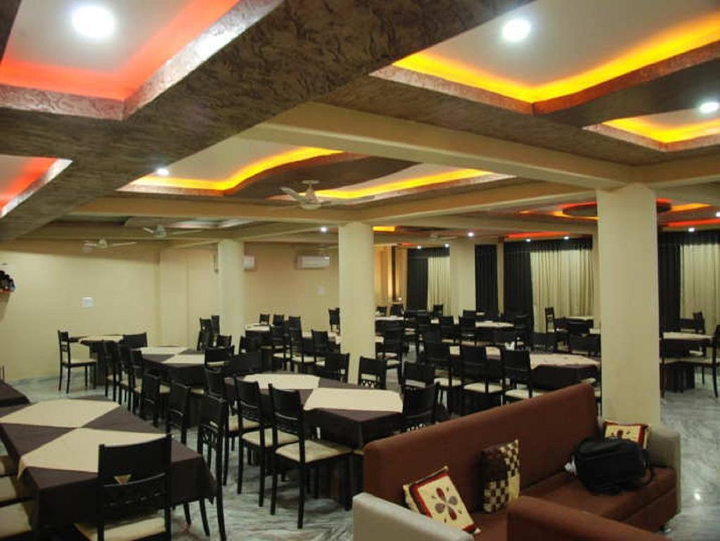 Hotel Kingdom Palace Udaipur Esterno foto